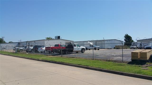12204 E Admiral Pl, Tulsa, OK 74116